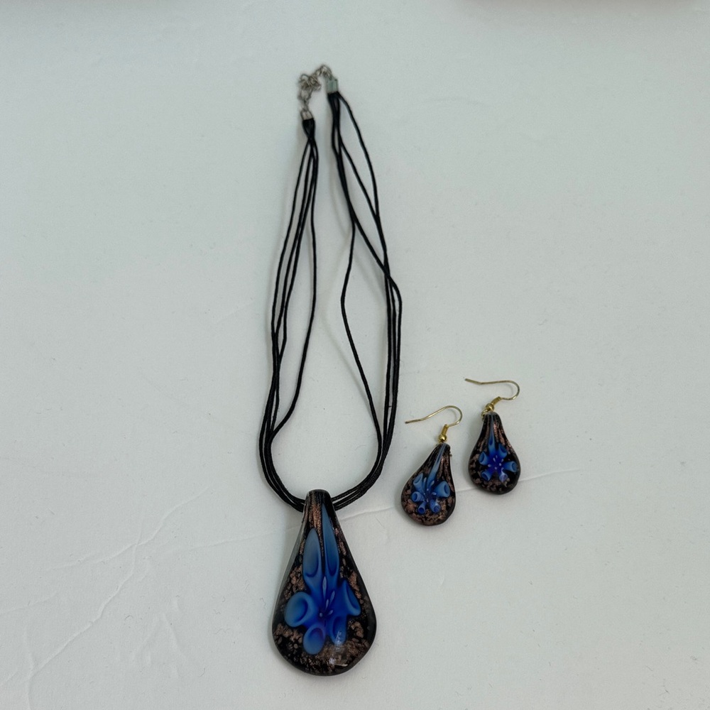 Elegant Blue and Black Jewelry Set